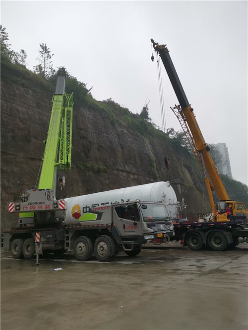 宁河区“不怕风雨冻”—— 吊车的 “恶劣环境适应” 技术